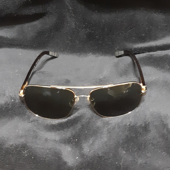 Coach Sunglasses - Picture 5 of 6